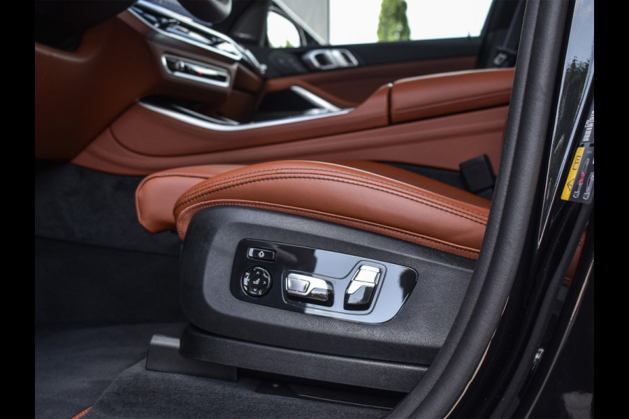 BMW X5 xDrive50e | M-SPORT | ICONIC GLOW | COMFORT ACCESS | CARBON INLEG | SOFT-CLOSE | TREKHAAK | PANORAMADAK | COMFORT SEATS | ADAPTI