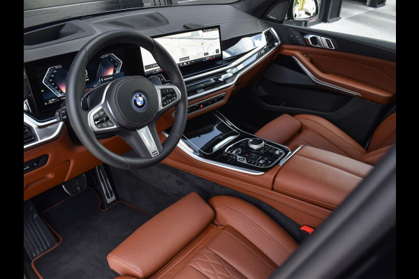 BMW X5 xDrive50e | M-SPORT | ICONIC GLOW | COMFORT ACCESS | CARBON INLEG | SOFT-CLOSE | TREKHAAK | PANORAMADAK | COMFORT SEATS | ADAPTI
