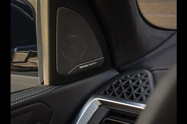 BMW X5 xDrive50e | M-SPORT | ICONIC GLOW | COMFORT ACCESS | CARBON INLEG | SOFT-CLOSE | TREKHAAK | PANORAMADAK | COMFORT SEATS | ADAPTI