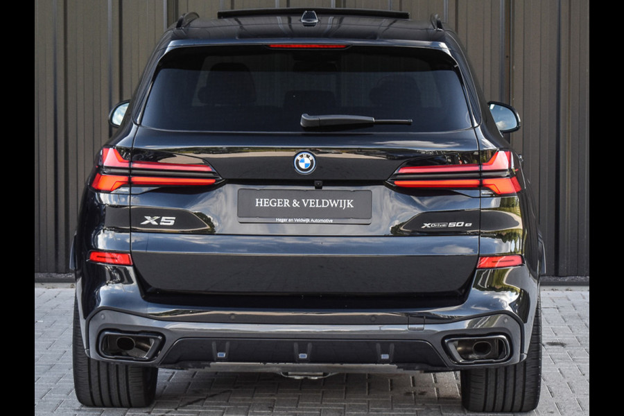 BMW X5 xDrive50e | M-SPORT | ICONIC GLOW | COMFORT ACCESS | CARBON INLEG | SOFT-CLOSE | TREKHAAK | PANORAMADAK | COMFORT SEATS | ADAPTI