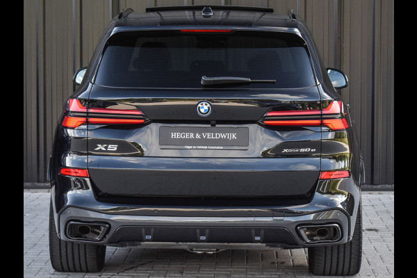 BMW X5 xDrive50e | M-SPORT | ICONIC GLOW | COMFORT ACCESS | CARBON INLEG | SOFT-CLOSE | TREKHAAK | PANORAMADAK | COMFORT SEATS | ADAPTI