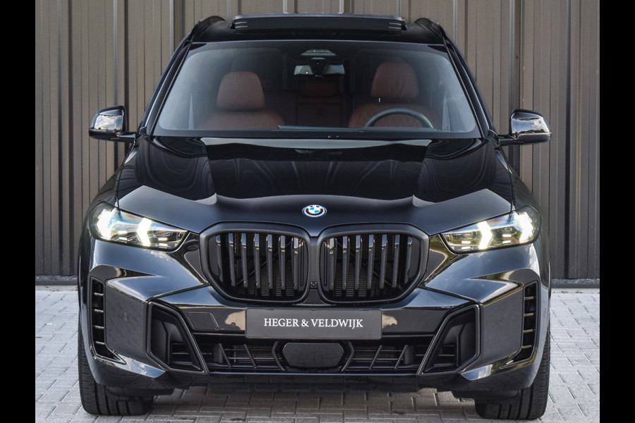 BMW X5 xDrive50e | M-SPORT | ICONIC GLOW | COMFORT ACCESS | CARBON INLEG | SOFT-CLOSE | TREKHAAK | PANORAMADAK | COMFORT SEATS | ADAPTI