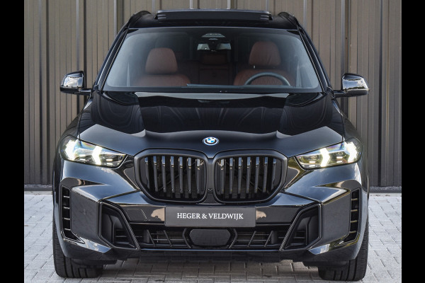 BMW X5 xDrive50e | M-SPORT | ICONIC GLOW | COMFORT ACCESS | CARBON INLEG | SOFT-CLOSE | TREKHAAK | PANORAMADAK | COMFORT SEATS | ADAPTI