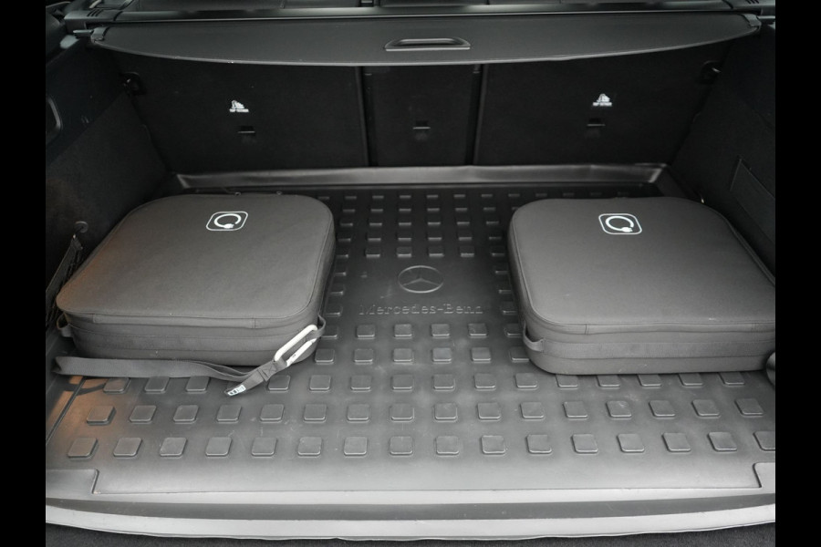 Mercedes-Benz GLC 300e 4MATIC AMG Line Plug In Hybrid 313pk PHEV | Luchtvering | Trekhaak af Fabriek | Panodak | 4 Wielbesturing | 360 Camera |  Lederen Sportstoelen Massage & Ventilatie | Adaptive Cruise