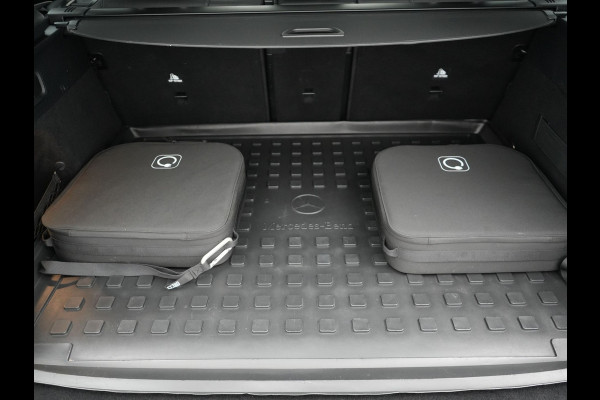 Mercedes-Benz GLC 300e 4MATIC AMG Line Plug In Hybrid 313pk PHEV | Luchtvering | Trekhaak af Fabriek | Panodak | 4 Wielbesturing | 360 Camera |  Lederen Sportstoelen Massage & Ventilatie | Adaptive Cruise