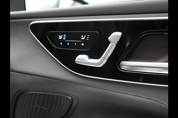 Mercedes-Benz GLC 300e 4MATIC AMG Line Plug In Hybrid 313pk PHEV | Luchtvering | Trekhaak af Fabriek | Panodak | 4 Wielbesturing | 360 Camera |  Lederen Sportstoelen Massage & Ventilatie | Adaptive Cruise