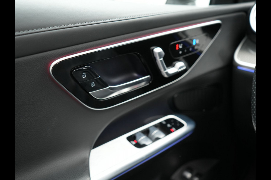 Mercedes-Benz GLC 300e 4MATIC AMG Line Plug In Hybrid 313pk PHEV | Luchtvering | Trekhaak af Fabriek | Panodak | 4 Wielbesturing | 360 Camera |  Lederen Sportstoelen Massage & Ventilatie | Adaptive Cruise
