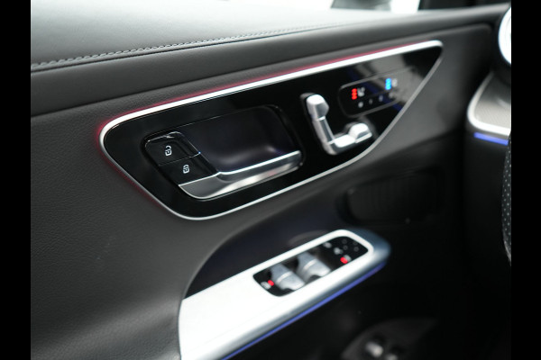 Mercedes-Benz GLC 300e 4MATIC AMG Line Plug In Hybrid 313pk PHEV | Luchtvering | Trekhaak af Fabriek | Panodak | 4 Wielbesturing | 360 Camera |  Lederen Sportstoelen Massage & Ventilatie | Adaptive Cruise