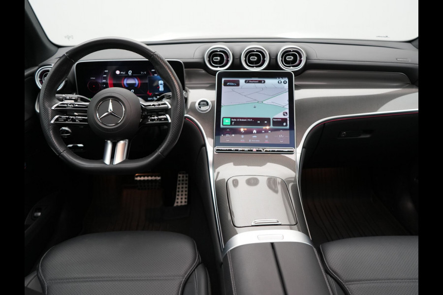 Mercedes-Benz GLC 300e 4MATIC AMG Line Plug In Hybrid 313pk PHEV | Luchtvering | Trekhaak af Fabriek | Panodak | 4 Wielbesturing | 360 Camera |  Lederen Sportstoelen Massage & Ventilatie | Adaptive Cruise