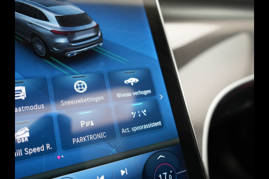Mercedes-Benz GLC 300e 4MATIC AMG Line Plug In Hybrid 313pk PHEV | Luchtvering | Trekhaak af Fabriek | Panodak | 4 Wielbesturing | 360 Camera |  Lederen Sportstoelen Massage & Ventilatie | Adaptive Cruise