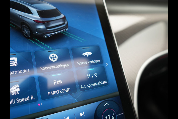 Mercedes-Benz GLC 300e 4MATIC AMG Line Plug In Hybrid 313pk PHEV | Luchtvering | Trekhaak af Fabriek | Panodak | 4 Wielbesturing | 360 Camera |  Lederen Sportstoelen Massage & Ventilatie | Adaptive Cruise