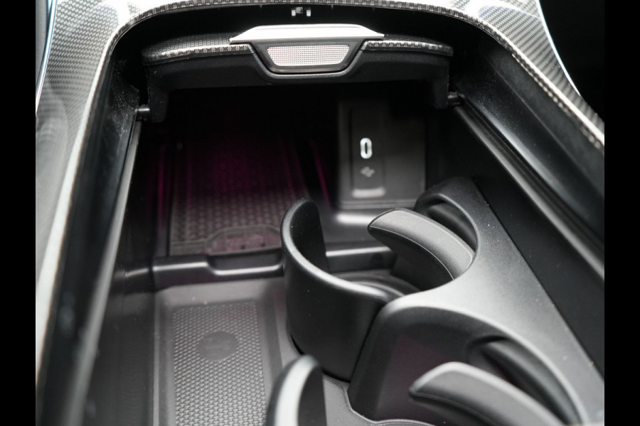 Mercedes-Benz GLC 300e 4MATIC AMG Line Plug In Hybrid 313pk PHEV | Luchtvering | Trekhaak af Fabriek | Panodak | 4 Wielbesturing | 360 Camera |  Lederen Sportstoelen Massage & Ventilatie | Adaptive Cruise