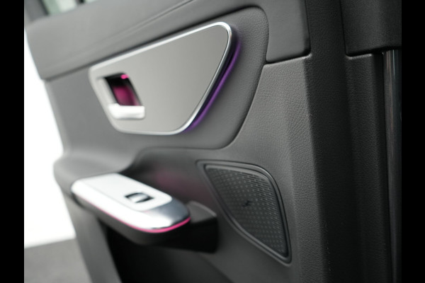 Mercedes-Benz GLC 300e 4MATIC AMG Line Plug In Hybrid 313pk PHEV | Luchtvering | Trekhaak af Fabriek | Panodak | 4 Wielbesturing | 360 Camera |  Lederen Sportstoelen Massage & Ventilatie | Adaptive Cruise