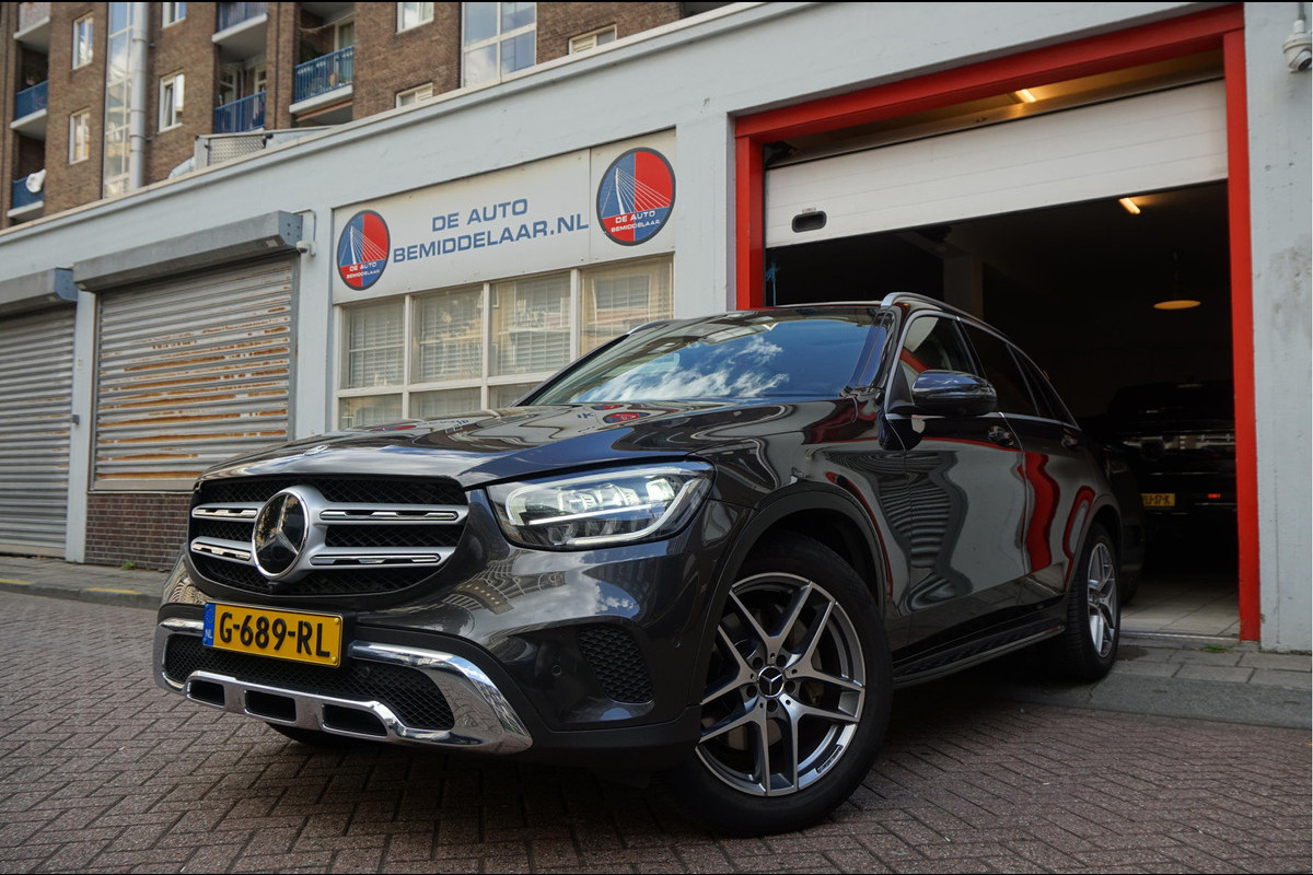 Mercedes-Benz GLC 200 Business Solution Limited | Origineel NL | Panoramadak | Trekhaak | Adaptive + Lane Departure | 360 camera | Apple Carplay | Geperforreerd lederen interieur | AMG sportvelgen Mercedes-Benz GLC 200 Business Solution Limited | Origineel NL | Panoramadak | Trekhaak | Adaptive + Lane Departure | 360 camera | Apple Carplay | Geperforreerd lederen interieur | AMG sportvelgen