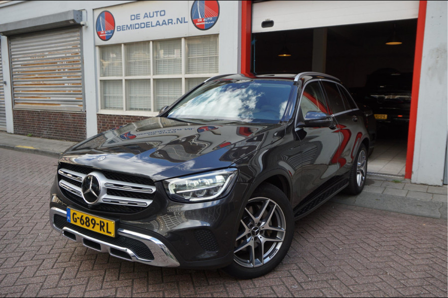 Mercedes-Benz GLC 200 Business Solution Limited | Origineel NL | Panoramadak | Trekhaak | Adaptive + Lane Departure | 360 camera | Apple Carplay | Geperforreerd lederen interieur | AMG sportvelgen