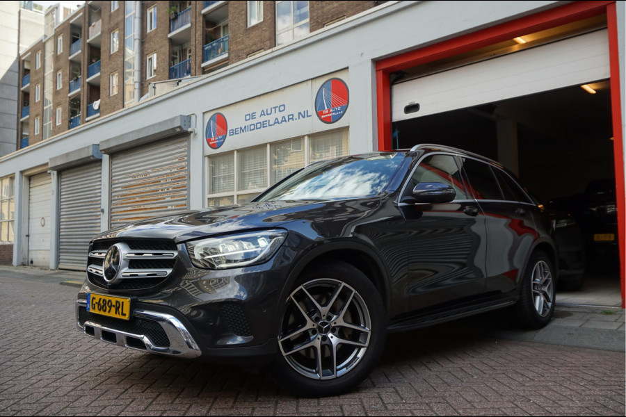 Mercedes-Benz GLC 200 Business Solution Limited | Origineel NL | Panoramadak | Trekhaak | Adaptive + Lane Departure | 360 camera | Apple Carplay | Geperforreerd lederen interieur | AMG sportvelgen