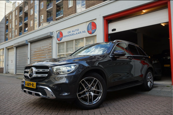 Mercedes-Benz GLC 200 Business Solution Limited | Origineel NL | Panoramadak | Trekhaak | Adaptive + Lane Departure | 360 camera | Apple Carplay | Geperforreerd lederen interieur | AMG sportvelgen