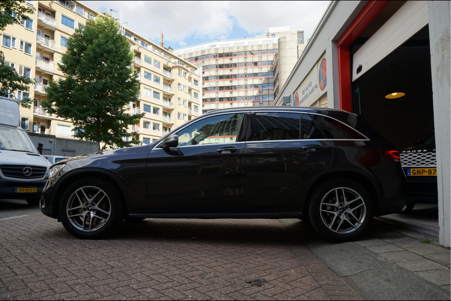 Mercedes-Benz GLC 200 Business Solution Limited | Origineel NL | Panoramadak | Trekhaak | Adaptive + Lane Departure | 360 camera | Apple Carplay | Geperforreerd lederen interieur | AMG sportvelgen
