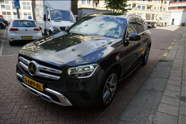 Mercedes-Benz GLC 200 Business Solution Limited | Origineel NL | Panoramadak | Trekhaak | Adaptive + Lane Departure | 360 camera | Apple Carplay | Geperforreerd lederen interieur | AMG sportvelgen