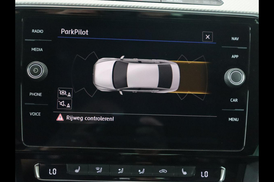 Volkswagen Passat 1.5 TSI R Line | Nappaleder | Stoelverwarming | Trekhaak | LED Plus | Adaptive cruise | Carplay | Virtual Cockpit | Navigatie | Climate control