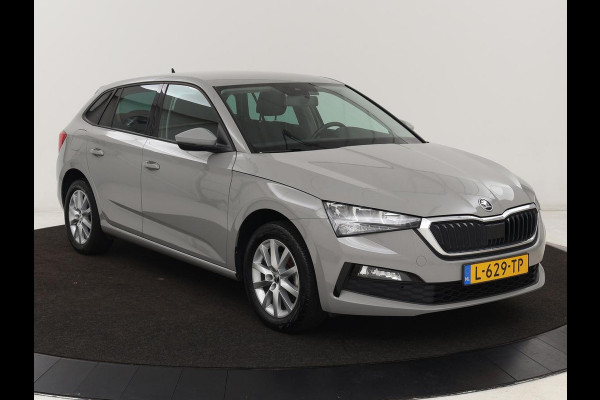 Škoda SCALA 1.0 TSI Ambition | Carplay | Parkeerhulp | Full LED | Dakspoiler | Cruise control | Airco DAB | Getint glas