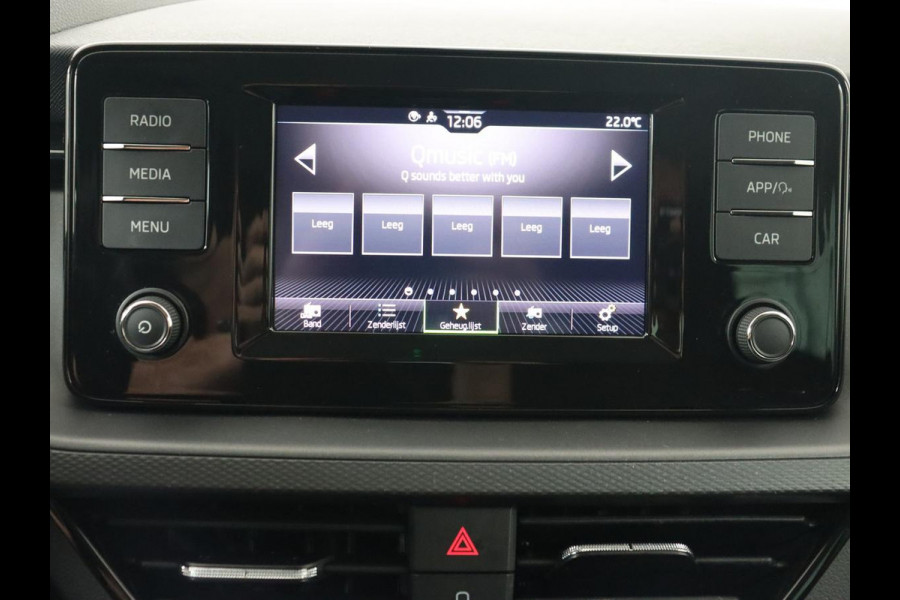 Škoda SCALA 1.0 TSI Ambition | Carplay | Parkeerhulp | Full LED | Dakspoiler | Cruise control | Airco DAB | Getint glas