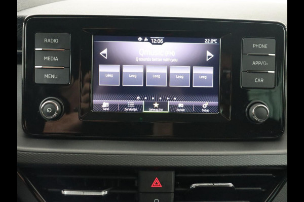 Škoda SCALA 1.0 TSI Ambition | Carplay | Parkeerhulp | Full LED | Dakspoiler | Cruise control | Airco DAB | Getint glas