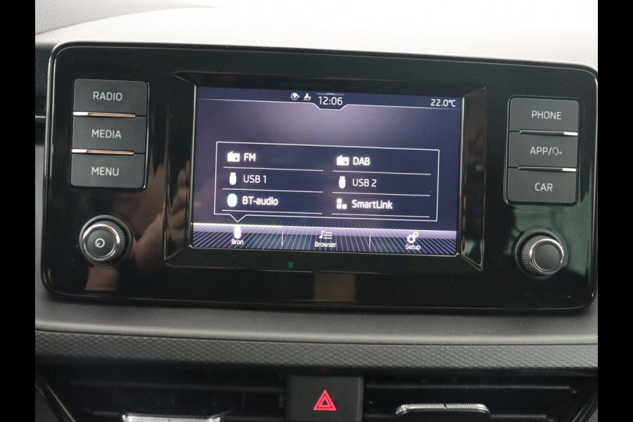 Škoda SCALA 1.0 TSI Ambition | Carplay | Parkeerhulp | Full LED | Dakspoiler | Cruise control | Airco DAB | Getint glas
