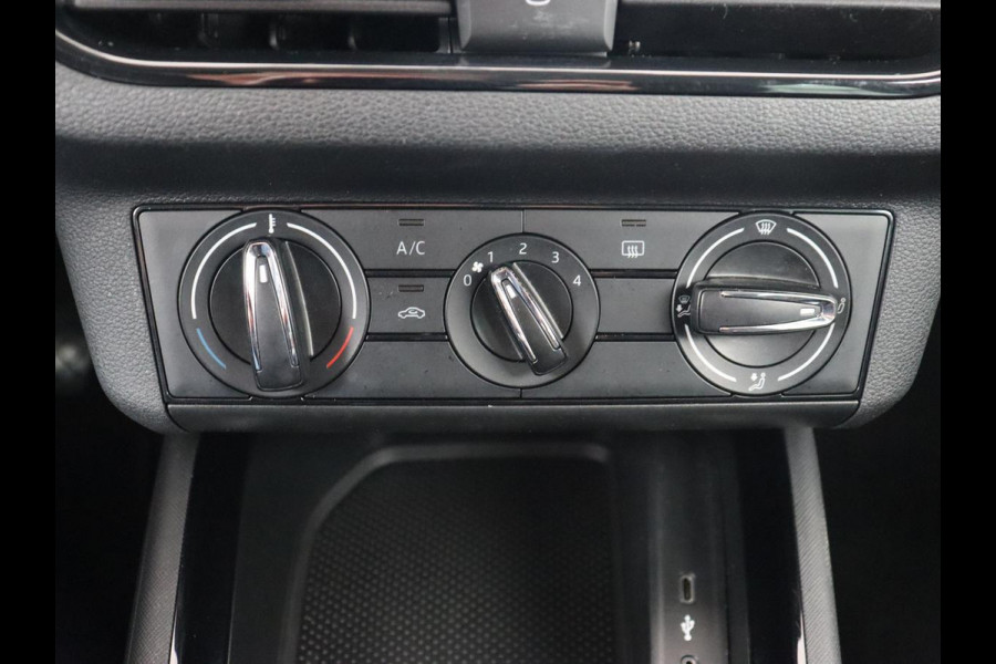Škoda SCALA 1.0 TSI Ambition | Carplay | Parkeerhulp | Full LED | Dakspoiler | Cruise control | Airco DAB | Getint glas