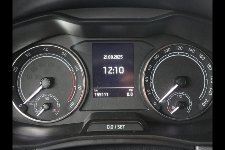 Škoda SCALA 1.0 TSI Ambition | Carplay | Parkeerhulp | Full LED | Dakspoiler | Cruise control | Airco DAB | Getint glas