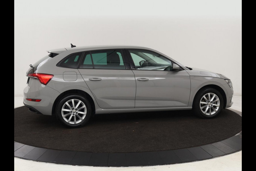 Škoda SCALA 1.0 TSI Ambition | Carplay | Parkeerhulp | Full LED | Dakspoiler | Cruise control | Airco DAB | Getint glas
