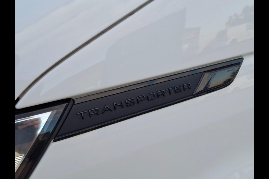 Volkswagen Transporter 2.0 TDI L2H1 30 DC VERLAAGD / SPOILERS IN KLEUR / AIRCO / CRUISE /  DUBBEL CABINE