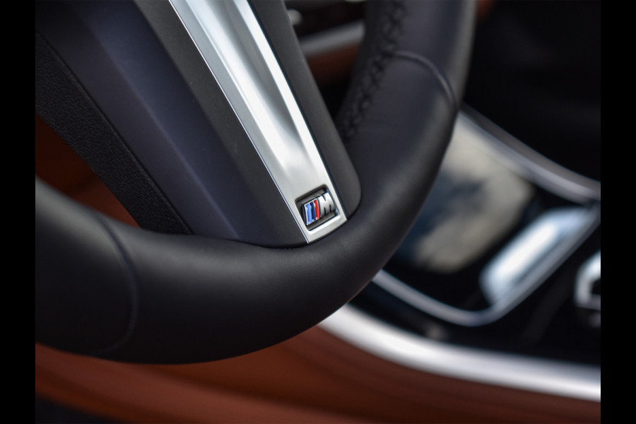 BMW X5 xDrive50e | M-SPORT | ICONIC GLOW | COMFORT ACCESS | CARBON INLEG | SOFT-CLOSE | TREKHAAK | PANORAMADAK | COMFORT SEATS | ADAPTI