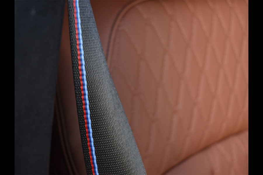 BMW X5 xDrive50e | M-SPORT | ICONIC GLOW | COMFORT ACCESS | CARBON INLEG | SOFT-CLOSE | TREKHAAK | PANORAMADAK | COMFORT SEATS | ADAPTI
