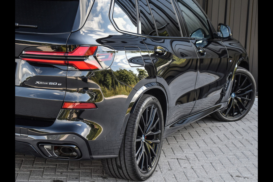 BMW X5 xDrive50e | M-SPORT | ICONIC GLOW | COMFORT ACCESS | CARBON INLEG | SOFT-CLOSE | TREKHAAK | PANORAMADAK | COMFORT SEATS | ADAPTI