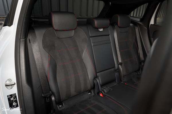 Mercedes-Benz GLA 180 Business Solution AMG | Panorama dak | Memory stoelen | Matrix led | Apple carplay |