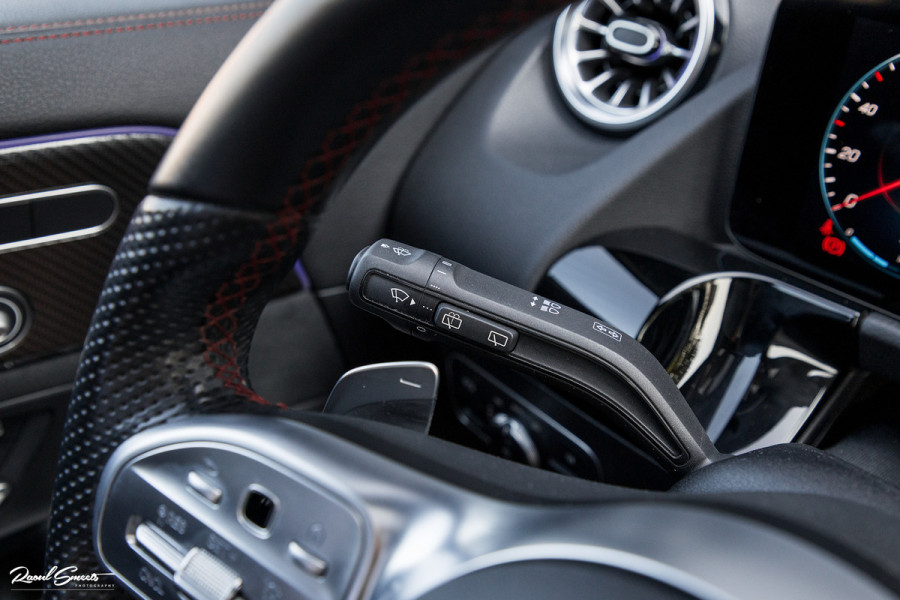 Mercedes-Benz GLA 180 Business Solution AMG | Panorama dak | Memory stoelen | Matrix led | Apple carplay |
