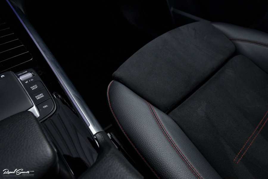 Mercedes-Benz GLA 180 Business Solution AMG | Panorama dak | Memory stoelen | Matrix led | Apple carplay |