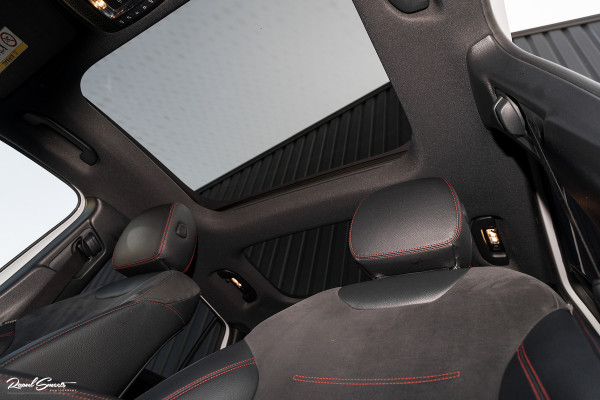 Mercedes-Benz GLA 180 Business Solution AMG | Panorama dak | Memory stoelen | Matrix led | Apple carplay |