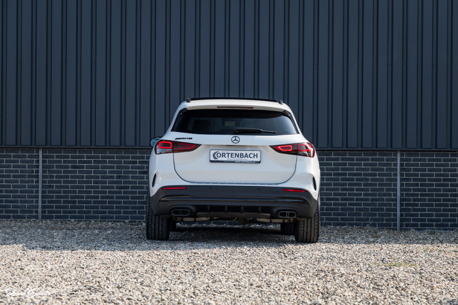 Mercedes-Benz GLA 180 Business Solution AMG | Panorama dak | Memory stoelen | Matrix led | Apple carplay |