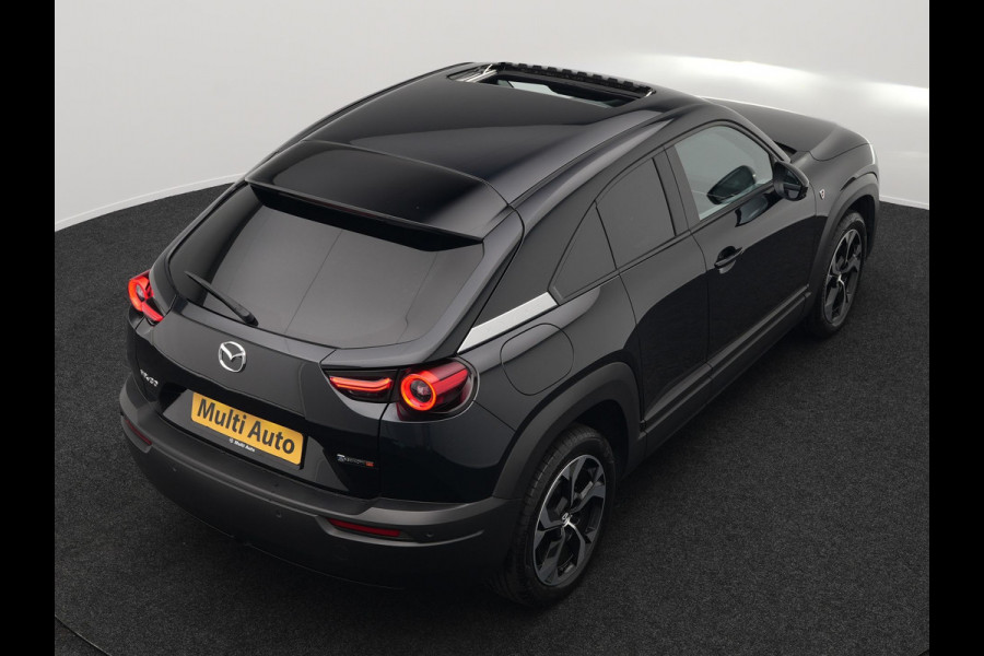 Mazda MX-30 e-SkyActiv R-EV 170 Makoto Plug In Hybrid PHEV | Schuifdak | Adaptive Cruise | 360 Camera | Head Up | BOSE Sound | Keyless | Apple Carplay | Sportstoelen Verwarmd | 18 " L.M |
