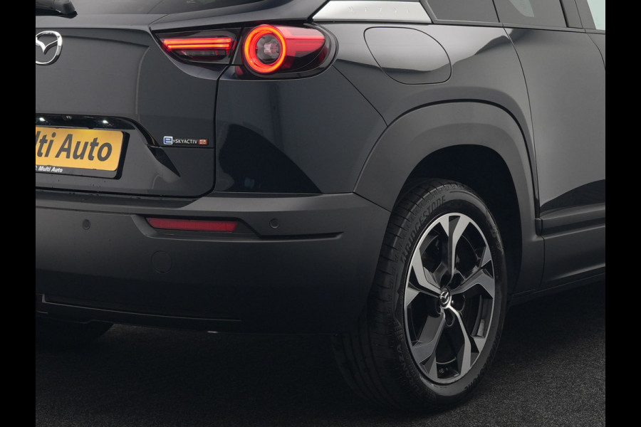 Mazda MX-30 e-SkyActiv R-EV 170 Makoto Plug In Hybrid PHEV | Schuifdak | Adaptive Cruise | 360 Camera | Head Up | BOSE Sound | Keyless | Apple Carplay | Sportstoelen Verwarmd | 18 " L.M |