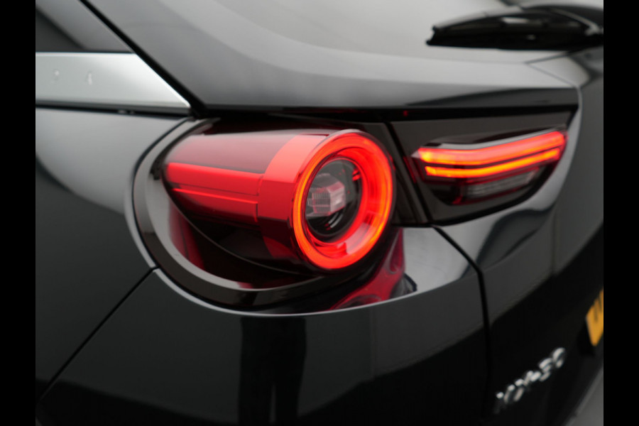Mazda MX-30 e-SkyActiv R-EV 170 Makoto Plug In Hybrid PHEV | Schuifdak | Adaptive Cruise | 360 Camera | Head Up | BOSE Sound | Keyless | Apple Carplay | Sportstoelen Verwarmd | 18 " L.M |