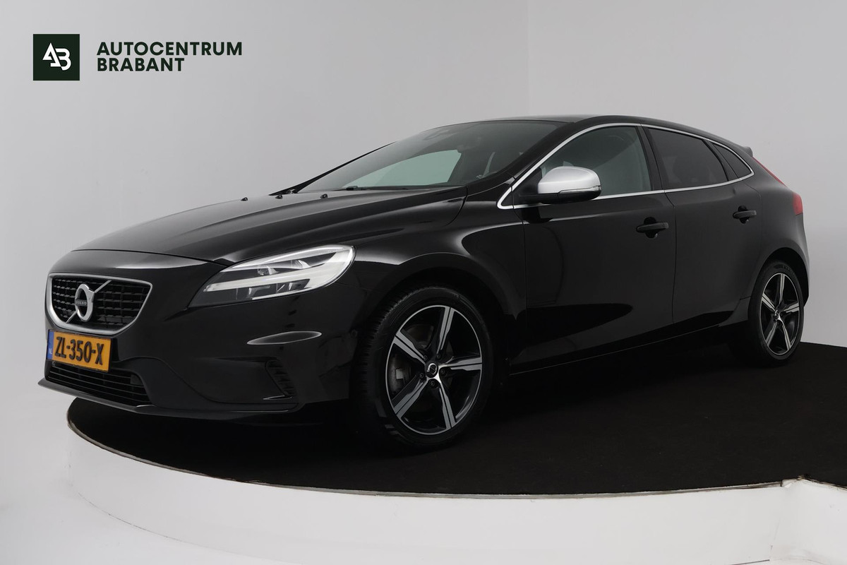 Volvo V40 1.5 T3 Polar+ Sport (PANORAMADAK, CAMERA, NAVIGATIE, STOELVERWARMING, PARKEERSENSOREN, CRUISE CONTROL, NL-AUTO)