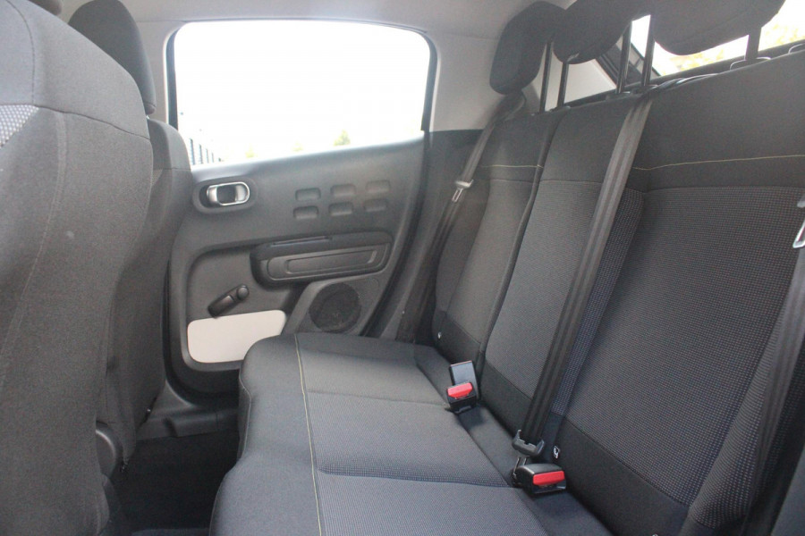 Citroën C3 1.2 82PK MAX | NAVIGATIE | ACHTERUITRIJ CAMERA | CLIMATE CONTROL | CRUISE CONTROL | APPLE CARPLAY/ANDROID AUTO | LICHTMETALEN VELGEN 16" | DAB+ RADIO | REGEN/LICHT SENSOR |