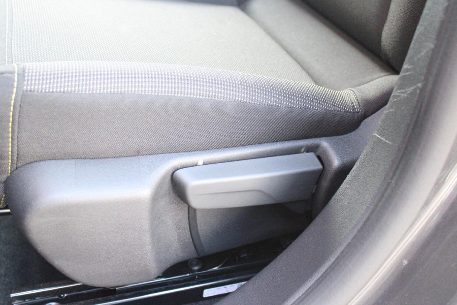 Citroën C3 1.2 82PK MAX | NAVIGATIE | ACHTERUITRIJ CAMERA | CLIMATE CONTROL | CRUISE CONTROL | APPLE CARPLAY/ANDROID AUTO | LICHTMETALEN VELGEN 16" | DAB+ RADIO | REGEN/LICHT SENSOR |