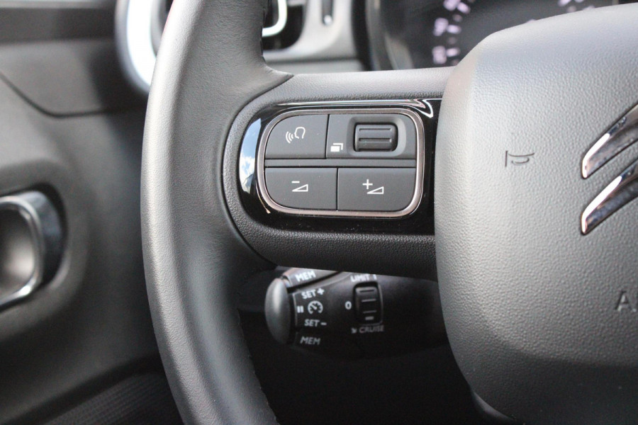 Citroën C3 1.2 82PK MAX | NAVIGATIE | ACHTERUITRIJ CAMERA | CLIMATE CONTROL | CRUISE CONTROL | APPLE CARPLAY/ANDROID AUTO | LICHTMETALEN VELGEN 16" | DAB+ RADIO | REGEN/LICHT SENSOR |