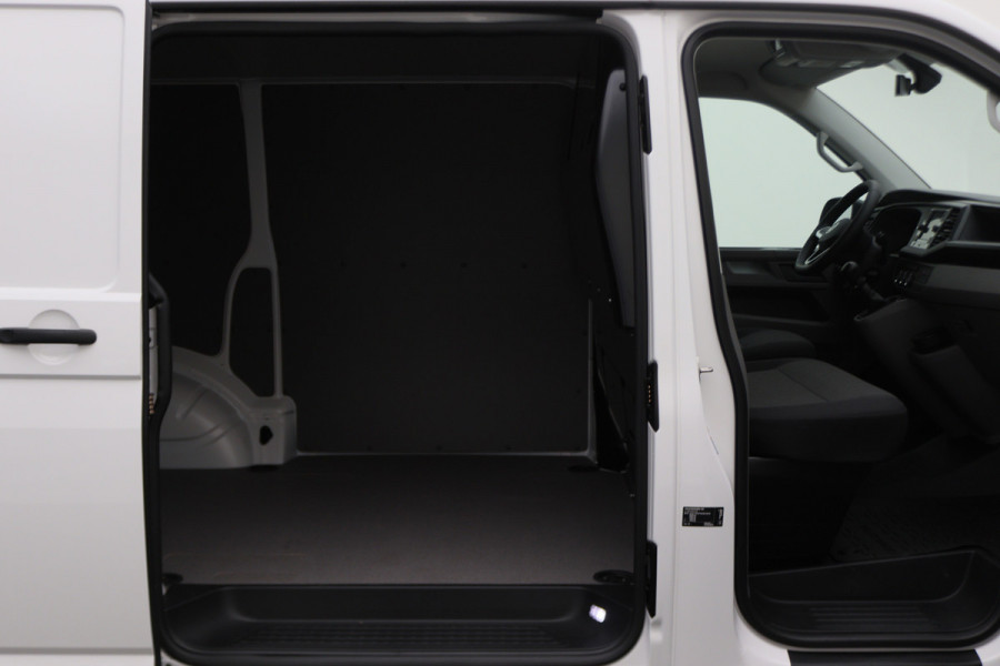 Volkswagen Transporter 2.0 TDI L1H1 Airco, ACC, LED, Camera, Apple Carplay, Bluetooth, PDC, Trekhaak, 18''