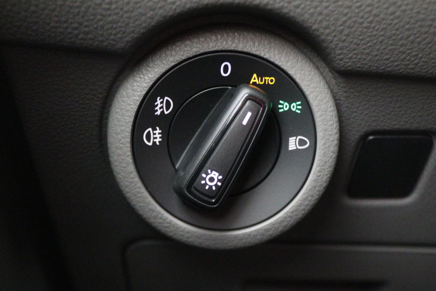 Volkswagen Transporter 2.0 TDI L1H1 Airco, ACC, LED, Camera, Apple Carplay, Bluetooth, PDC, Trekhaak, 18''
