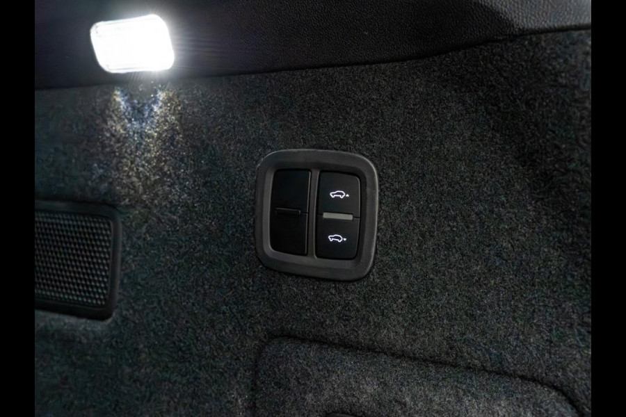 Porsche Cayenne 3.0 E-Hybrid Platinum Edition | Bose |Sport Chrono|Full-Option